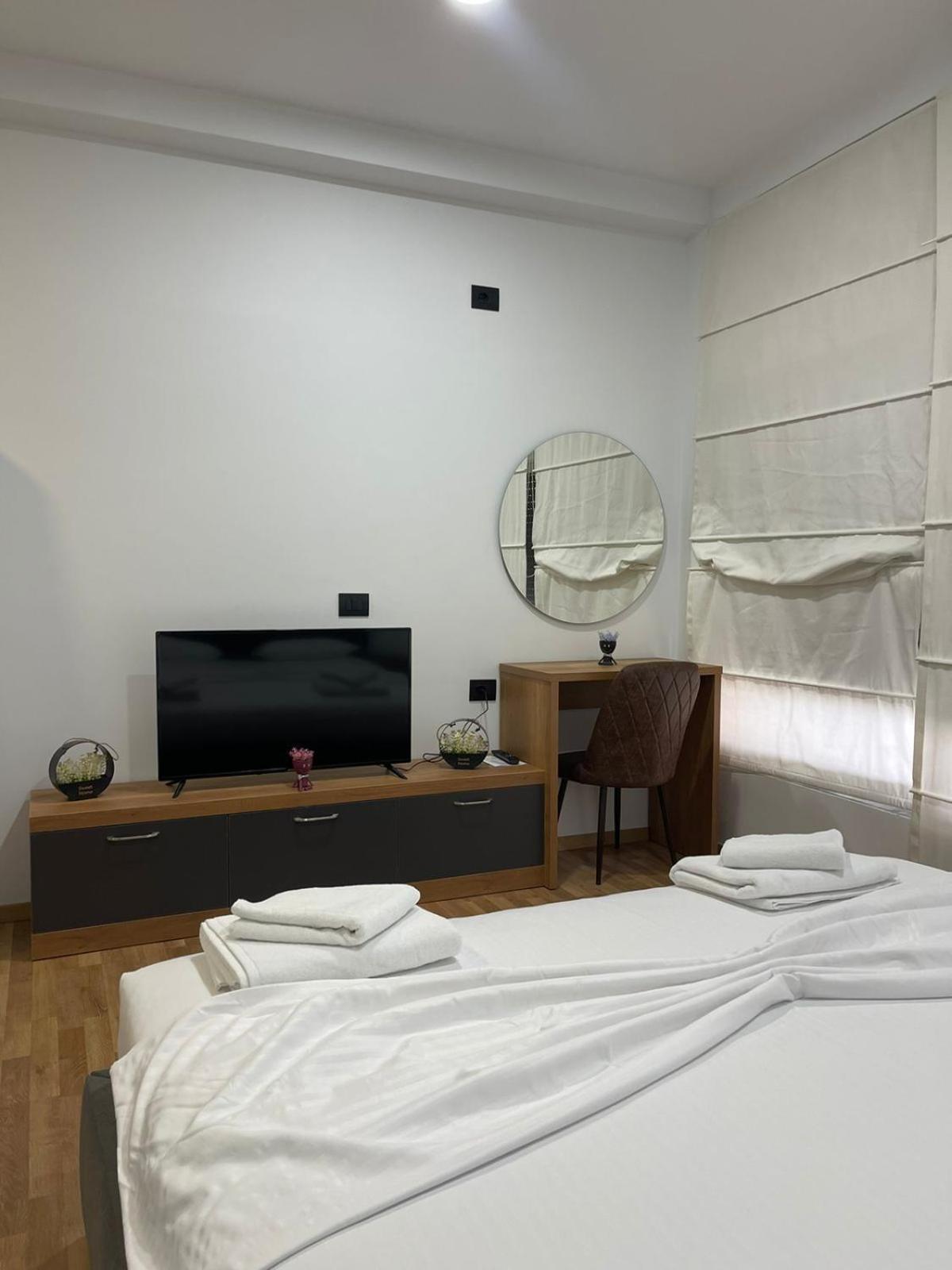 Aries Apartments Sarandë Exterior foto